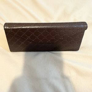 GUCCI Brown Collapsible Sunglasses Case and Cleaning Cloth